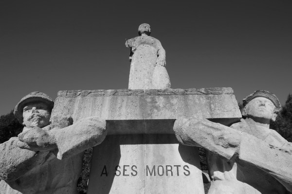 Serge Philippe Lecourt-2015-Monument-aux-morts-L-Aige-(61)-11