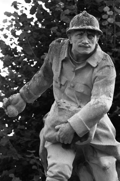 Serge-Philippe-Lecourt-2015-Monument-aux-morts-Routot-27-29