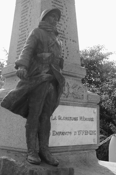 Serge-Philippe-Lecourt-2014-Monument-aux-morts-Iffendic-35-2