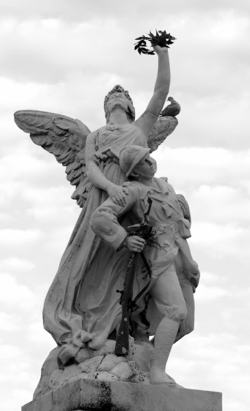Serge Philippe Lecourt - monument aux morts Avranches 2014