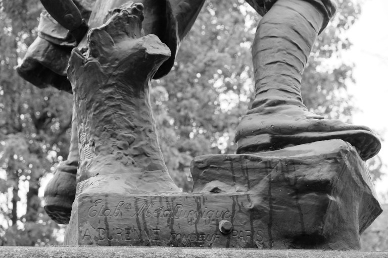 Serge-Philippe-Lecourt-2017-04-Monument-aux-morts-Lonlay-l-abbaye-61-19